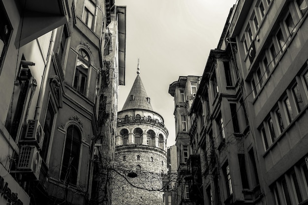 Zwart-witte galata-toren in istanbul, turkije