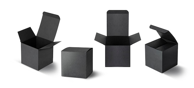 Zwarte geschenk kartonnen doos geïsoleerd op een witte