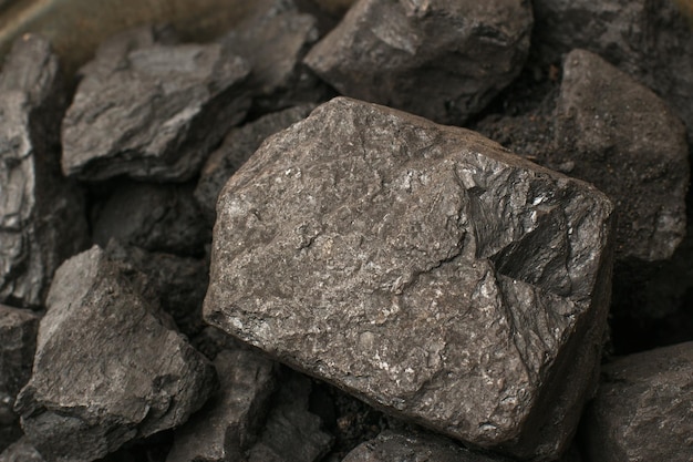 Zwarte kolen close-up Uitzicht van bovenaf Stuk steen