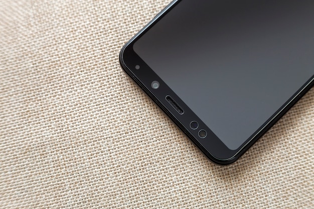 Zwarte moderne mobiele telefoon close-up