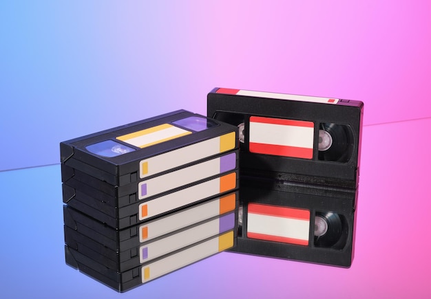 Foto zwarte retro videobanden. films kijken en ontspannen.