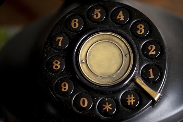 Foto zwarte toetsenbord van een oude telefoon uit het verleden