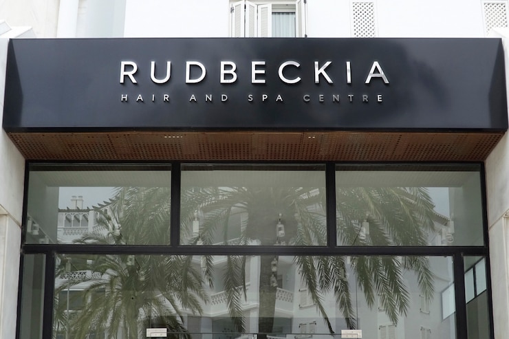PSD 3d chrome front logo mockup modern facade sign