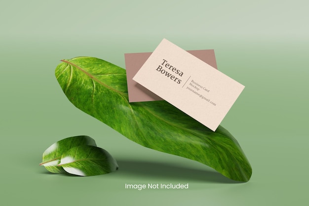 3d плавающая визитная карточка на макете больших зеленых листьев
