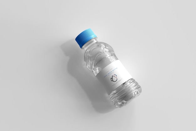 PSD mockup di bottiglia d'acqua dolce da 500 ml