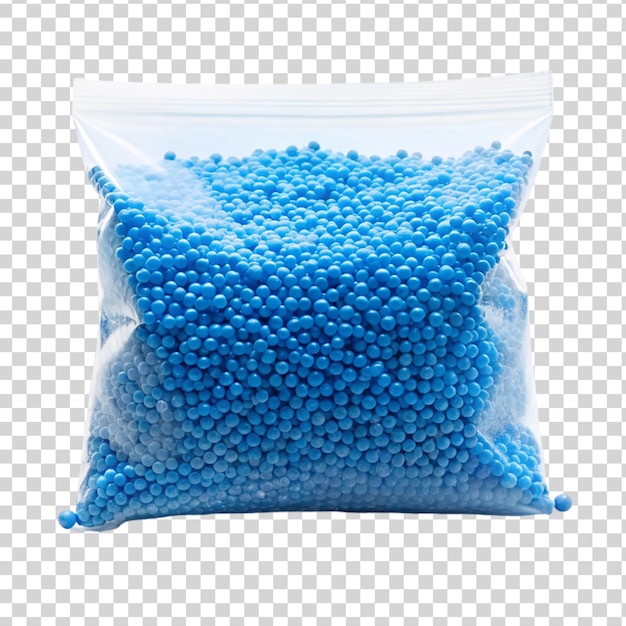 PSD 작은 파란색 구슬로 가득 찬 플라스틱 가방이 투명한 에 끔하게 배치됩니다.