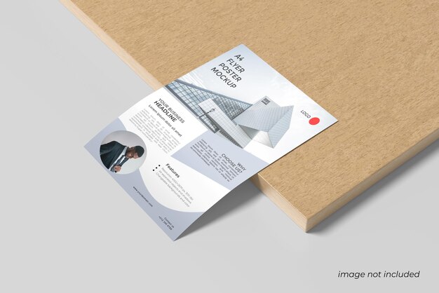 A4 flyer mockup design rendering sul legno