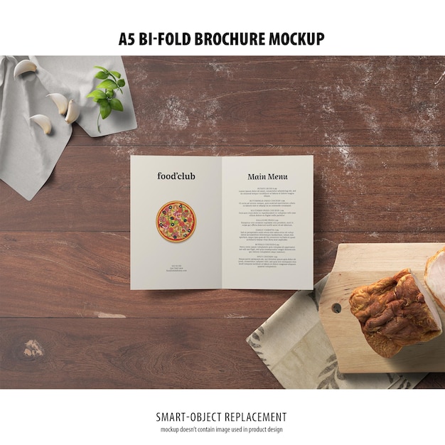 Mockup di brochure ripiegabile in formato a5 verticale