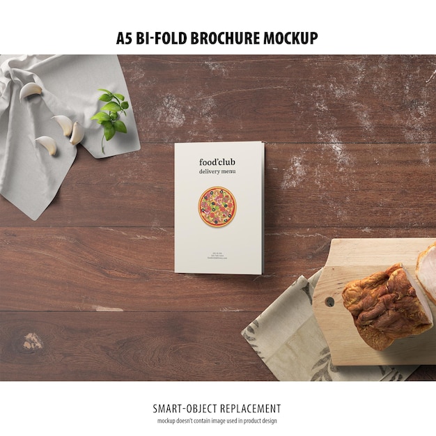 Mockup di brochure ripiegabile in formato a5 verticale