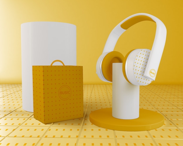 Arrangement with yellow and white headset