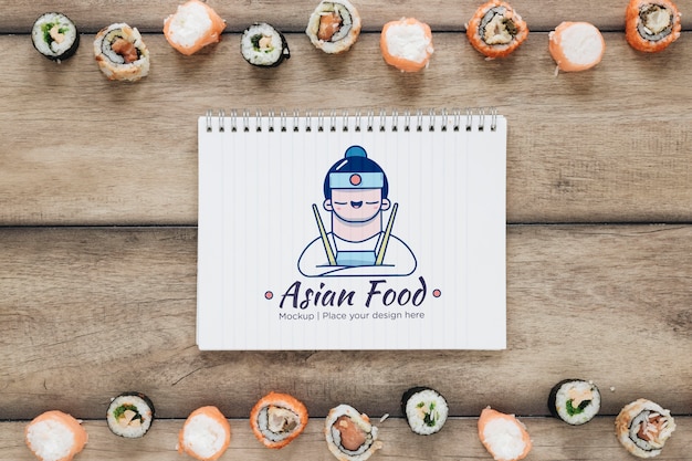 PSD mock-up di cibo asiatico con sushi