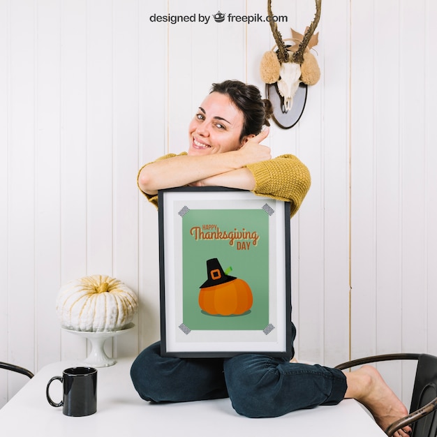 PSD autumn mockup with happy woman and frame