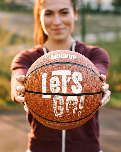 Mockup di design del gioco di basket con la palla