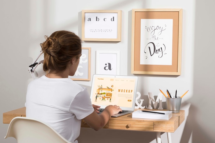 PSD beautiful desk concept mock-up