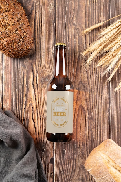 PSD mockup di design bottiglia di birra