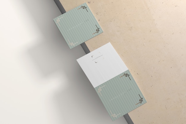 Bi-fold horizontale vierkante brochure mockup