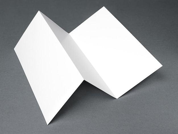 PSD biały papier złożony w kwadratowy kształt