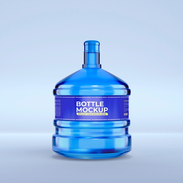 Un grande modello di bottiglia d'acqua di plastica