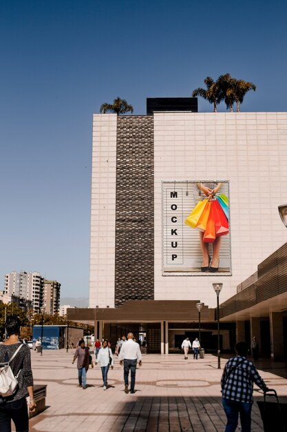 Billboard makieta na dużym budynku