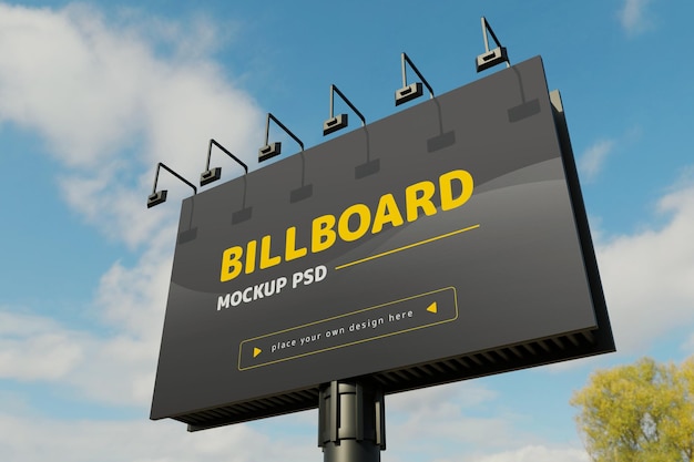 Billboard mockup-ontwerp tegen het wolkenontwerp tegen de wolken