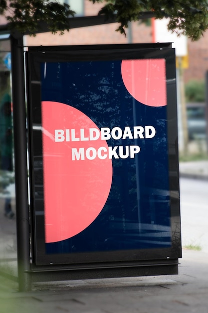 Billboard poster op bushalte mockup PSD