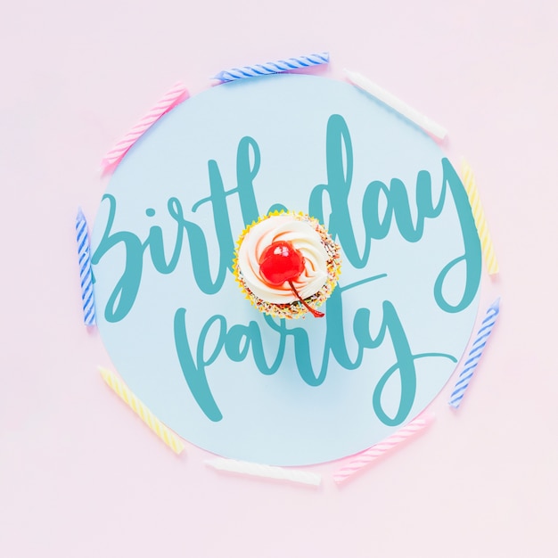 PSD mockup di carta di compleanno