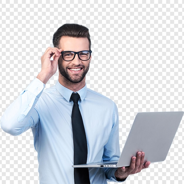 Biznesmen trzymający laptop i uśmiechający się z okularami