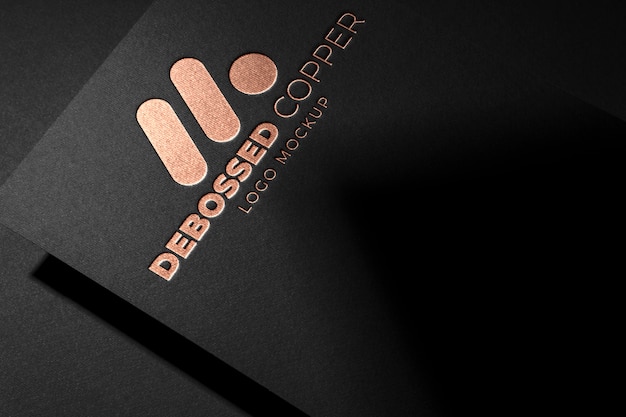 PSD mockup di logo argento in cartone nero