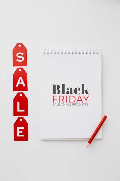 PSD concetto di black friday con il modello del taccuino