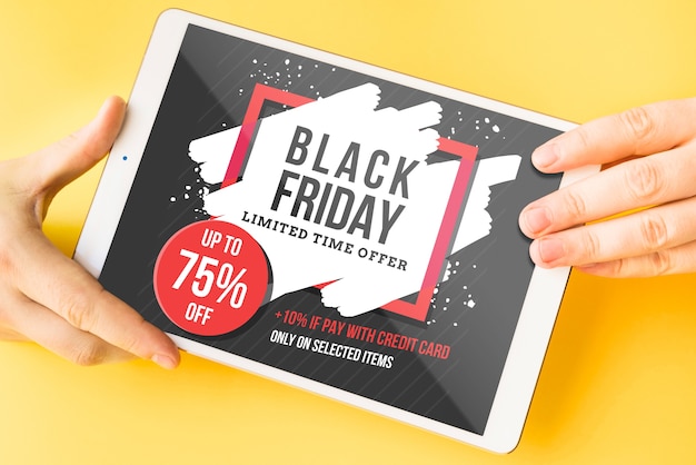 PSD mockup di black friday con tablet