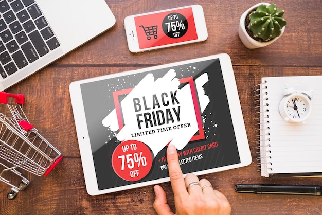 PSD mockup di black friday con tablet