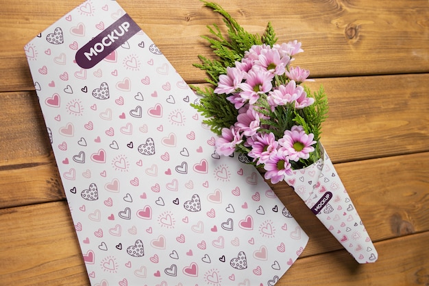 PSD bloemen boeket verpakking kegel mock-up