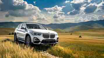 PSD bmw x7 едет по лугу