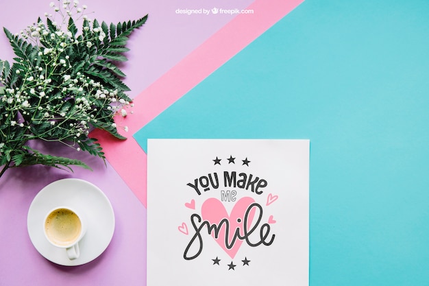 PSD mockup botanico con carta e caffè