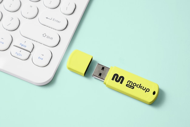 Bovenaanzicht over usb mockup-ontwerp