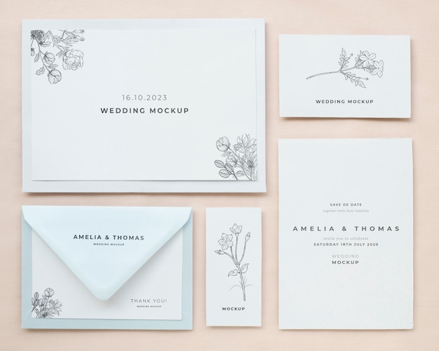 PSD bovenaanzicht van bruiloft kaarten met envelop