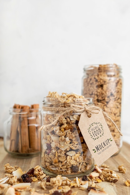 Cereali da colazione con tag mock-up