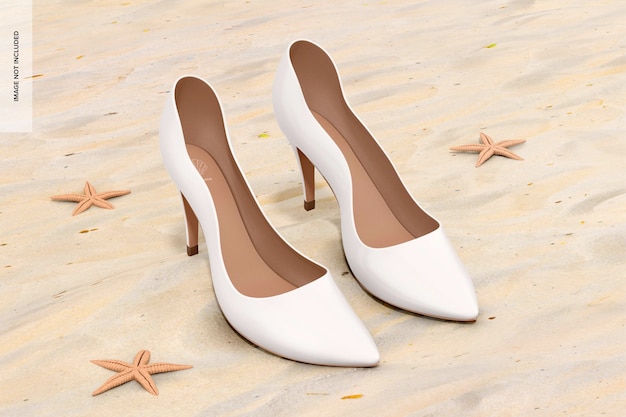 Mockup di scarpe da sposa, sulla sabbia