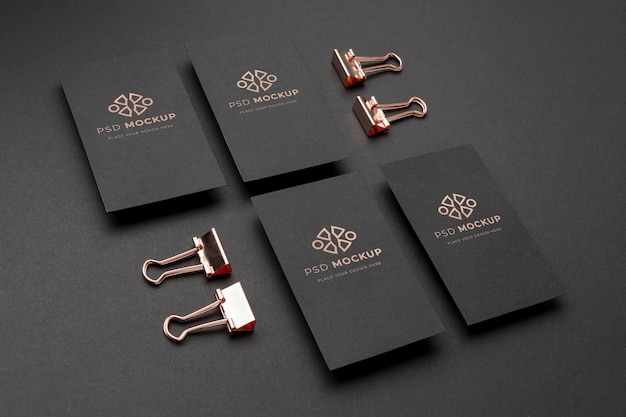 PSD briefpapier donker en koperen mockup