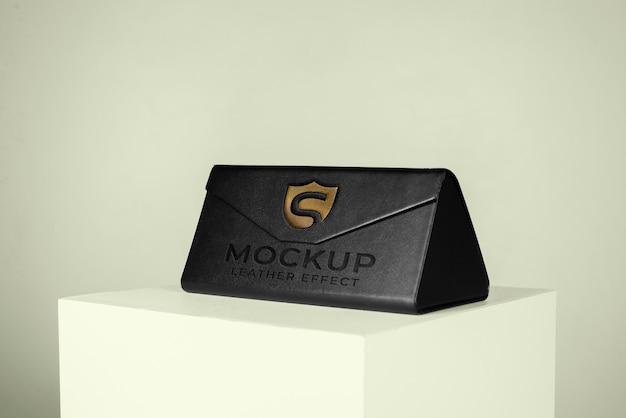 PSD brillenkoker mock-up met podium