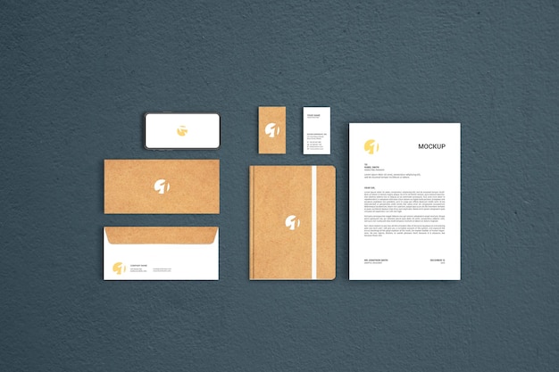 Design mockup stazionario in carta marrone