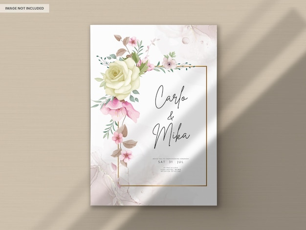 bruiloft uitnodigingskaart met prachtige handgetekende bloemen