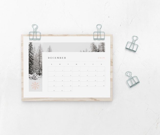 PSD calendar catched on wooden board