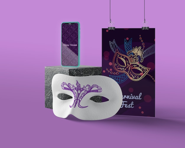 PSD maschera di carnevale sul tavolo mock-up