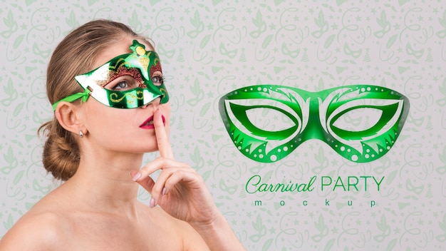 Mockup di carnevale con l'immagine della donna