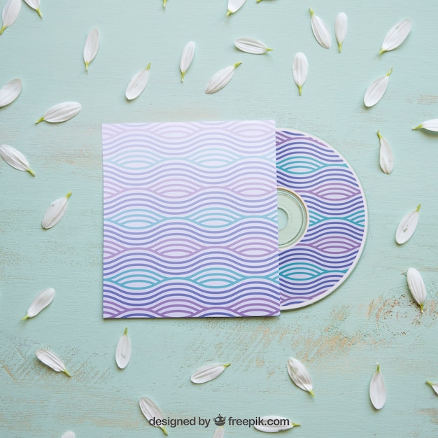 Cd-mockup met bloemblaadjes