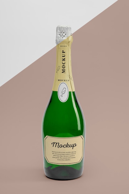 Bottiglia di champagne con mock-up