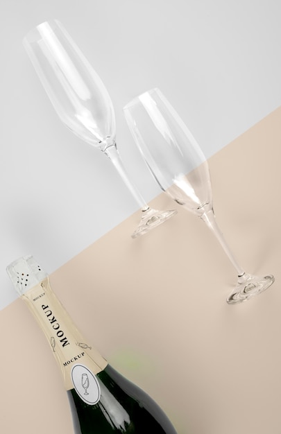 Bottiglia di champagne con mock-up