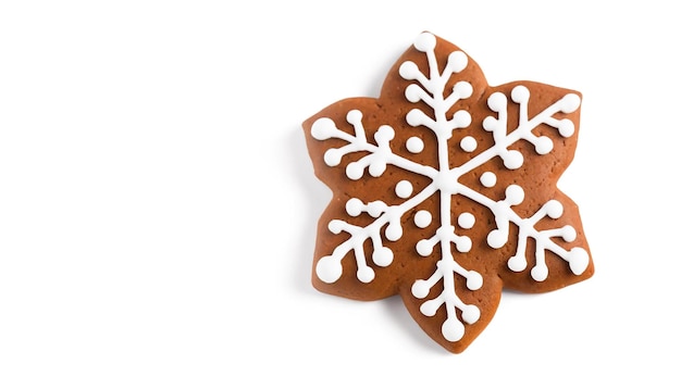 白い背景に隔離されたクリスマスクッキー