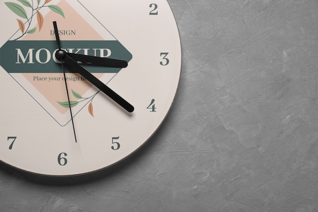 PSD orologio sul design del mockup da parete